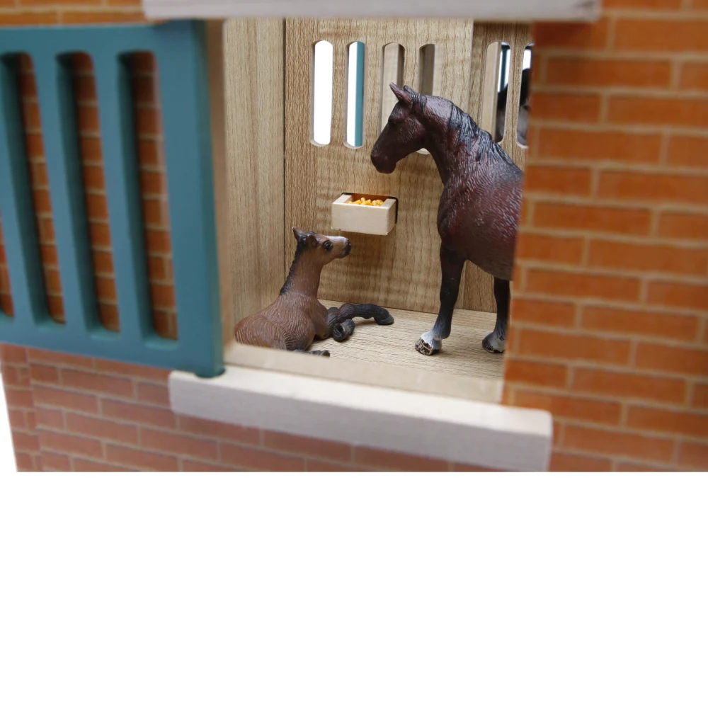1:24 Large Horse Stable - Image 10
