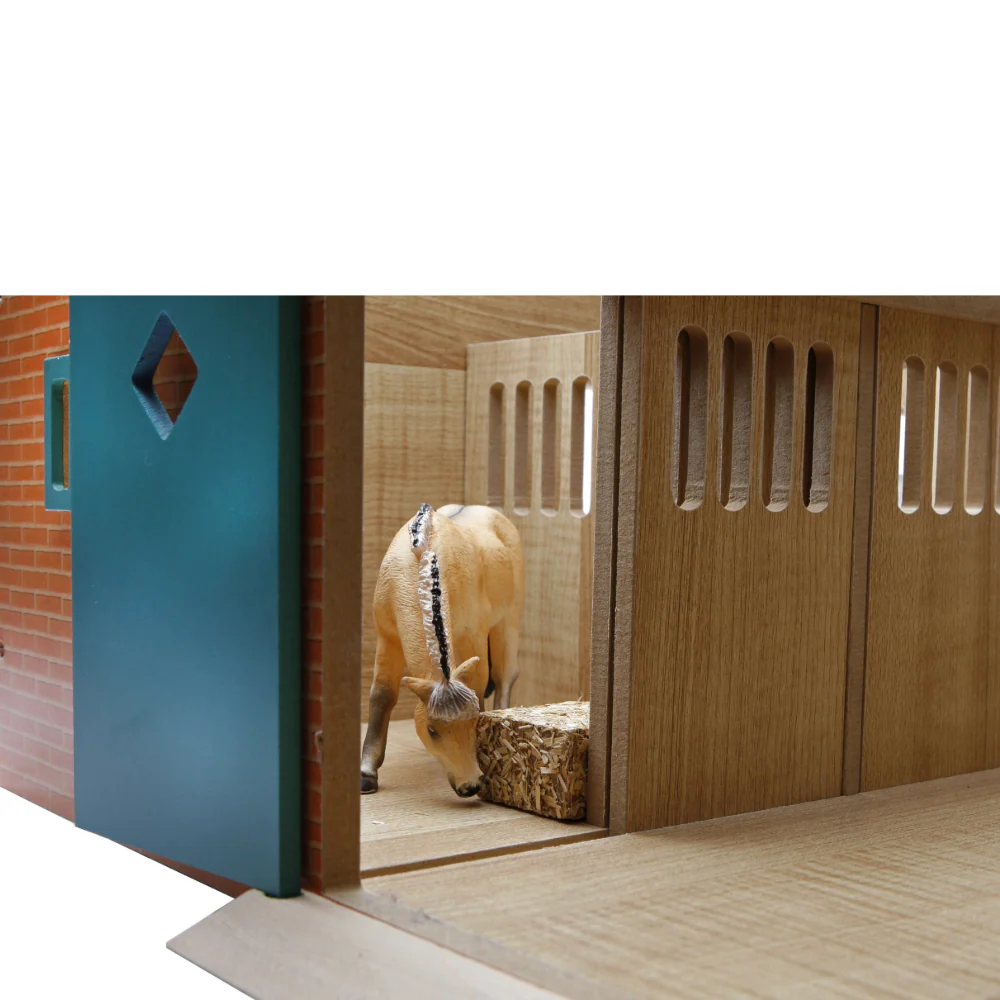 1:24 Large Horse Stable - Image 11