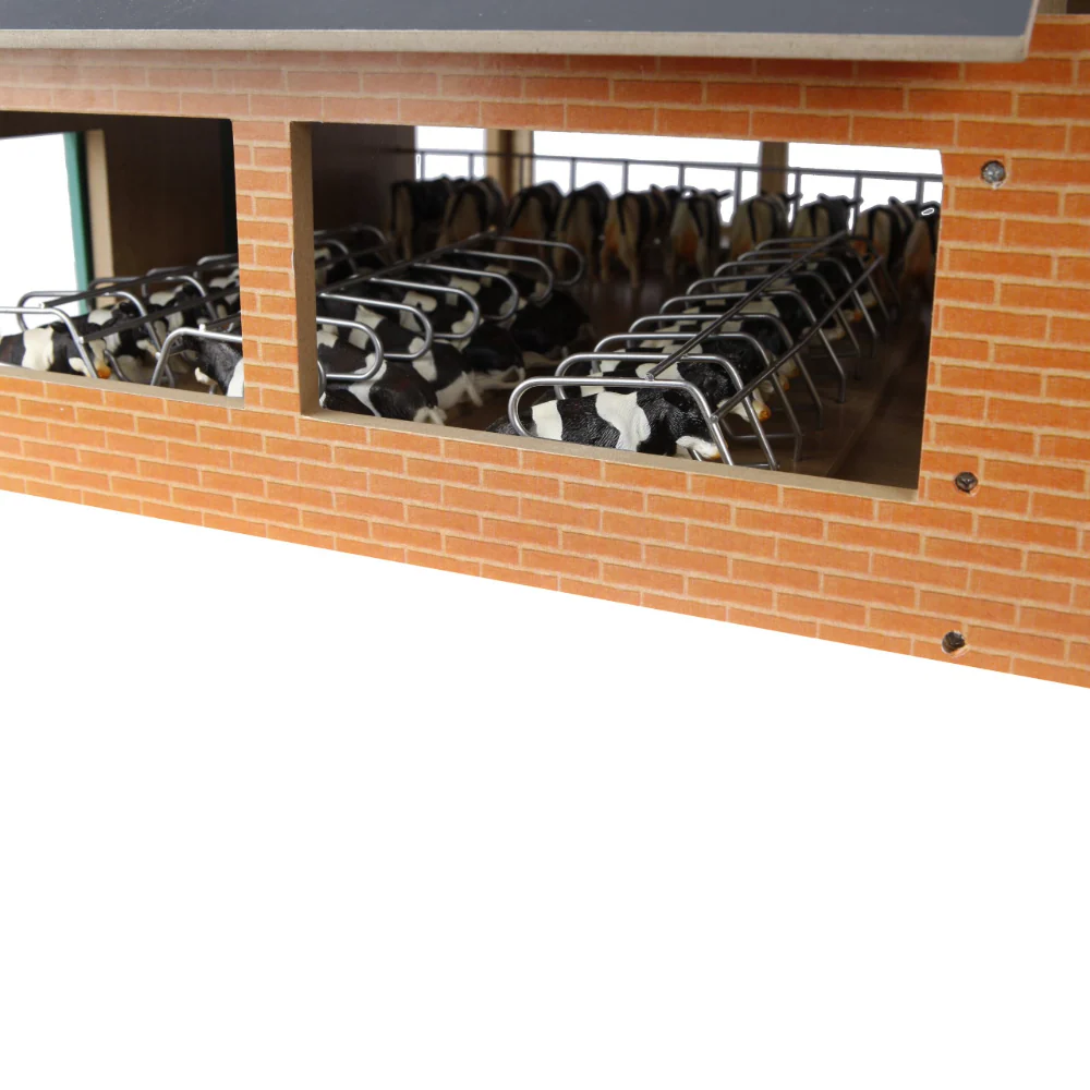 1:32 Cattle Shed with Milking Parlour - Image 6