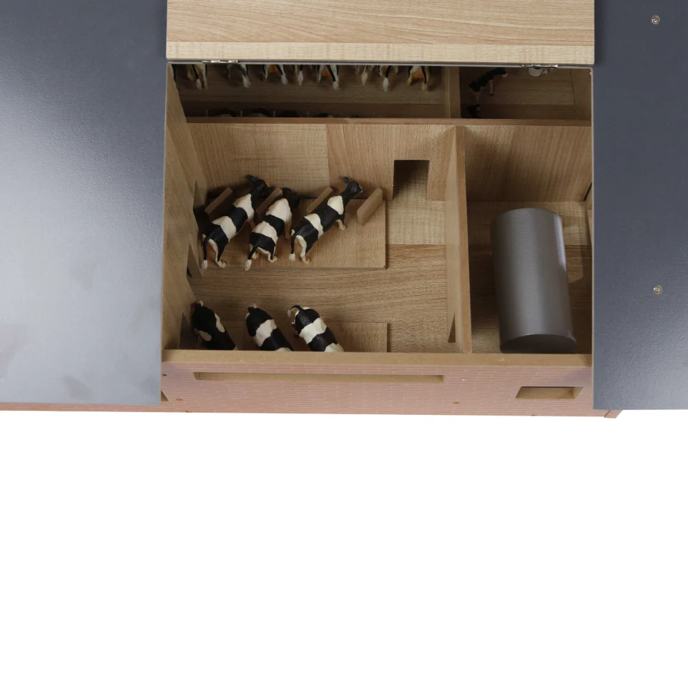 1:32 Cattle Shed with Milking Parlour - Image 9