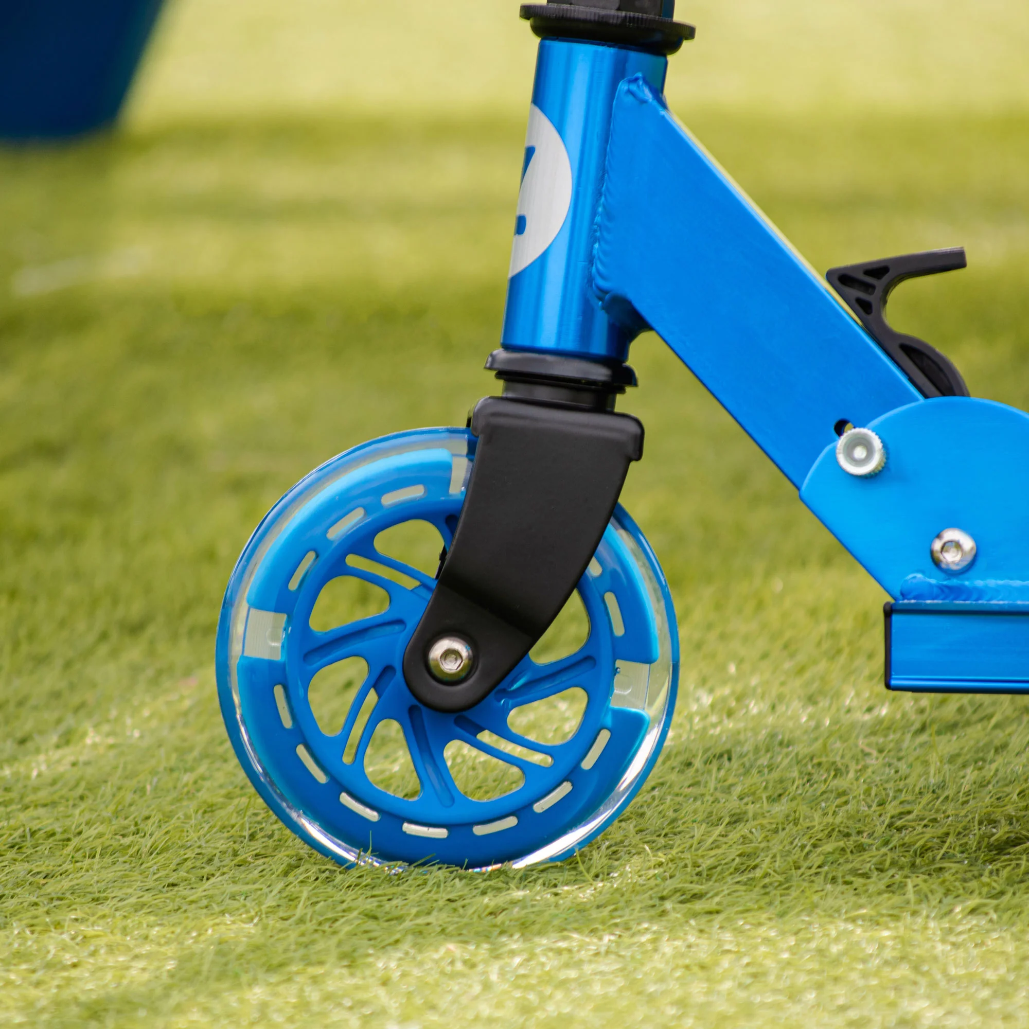 2 Wheel Folding Light Up Scooter - Image 8