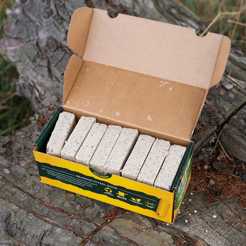 8 Pack Peckish Seed & Nut Suet Cakes - Image 2