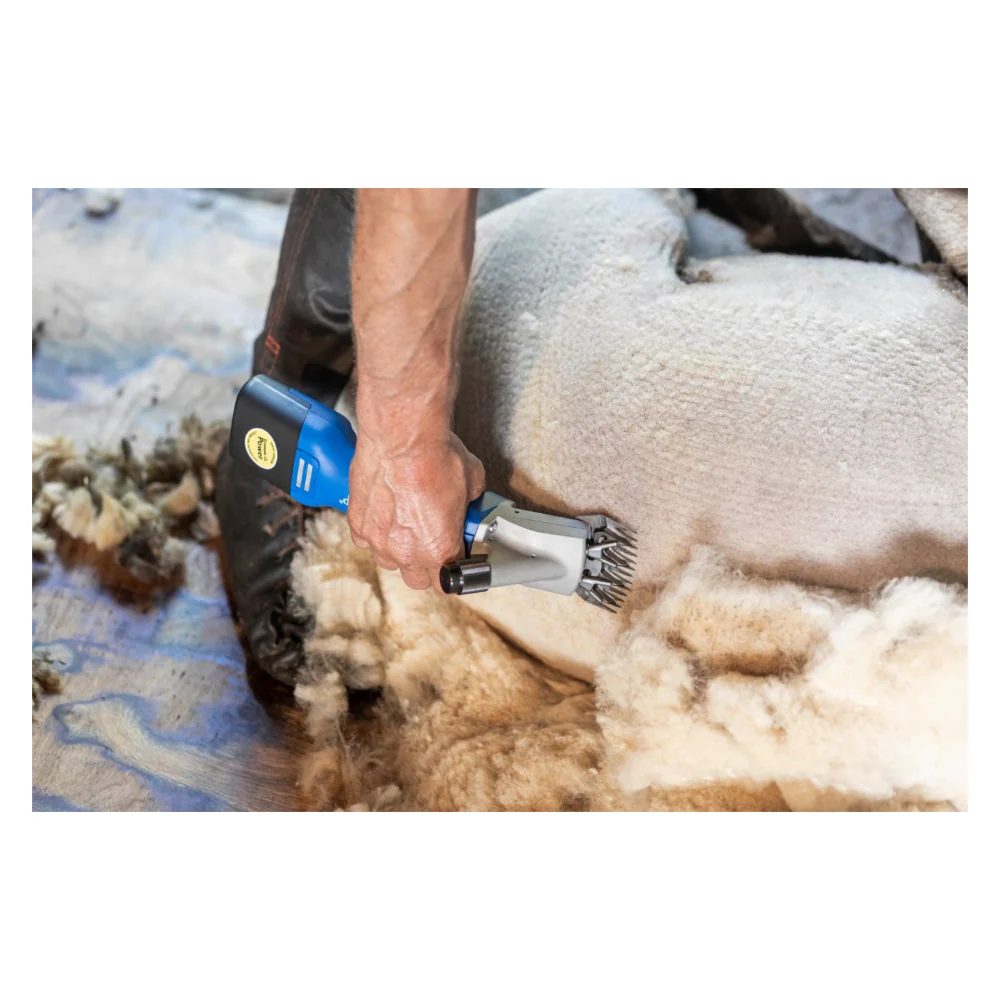 Aesculap Cordless shearing machine for sheep & Dirty Cattle (NOVA) - Image 3